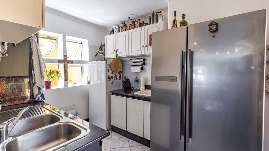 4 Bedroom Property for Sale in Rome Glen Western Cape